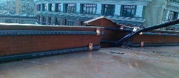 Обогрев разуклонных медных желобов в 2 нитки нагревательного кабеля. 