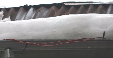 Пластиковые разделители не обеспечивают надежного крепления.